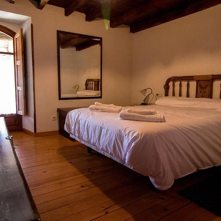 La Casa Del Abuelo Guest House Hoyos del Espino Bagian luar foto