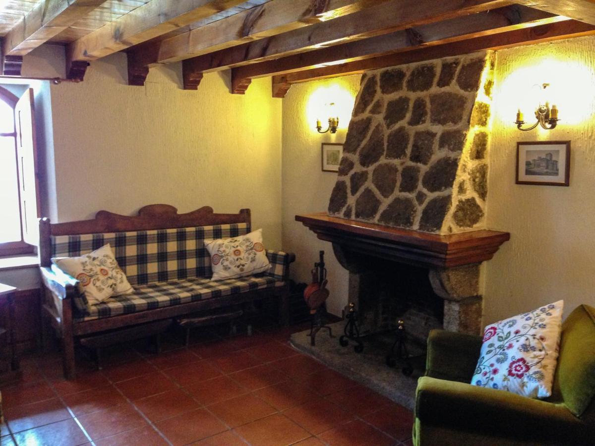 La Casa Del Abuelo Guest House Hoyos del Espino Bagian luar foto