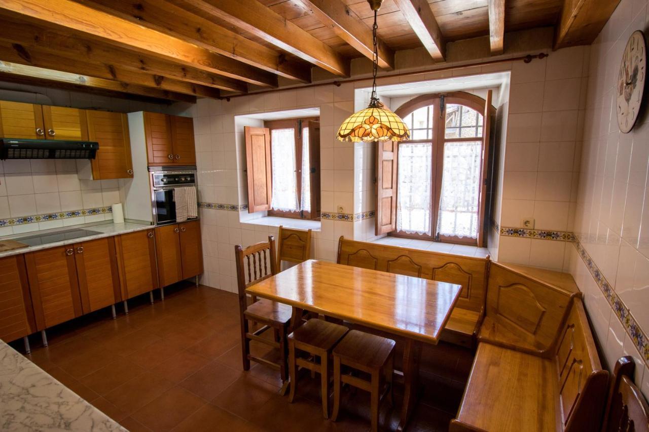 La Casa Del Abuelo Guest House Hoyos del Espino Bagian luar foto