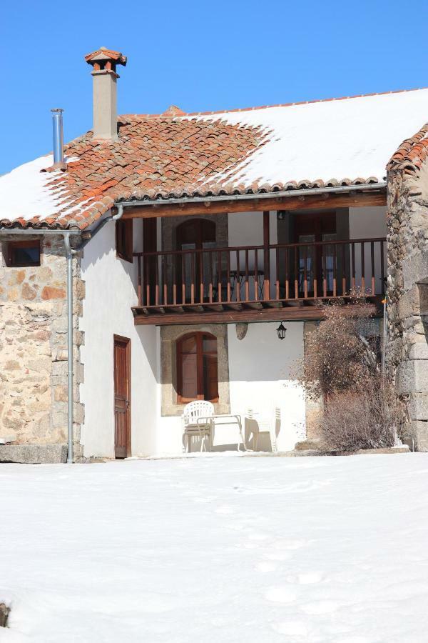 La Casa Del Abuelo Guest House Hoyos del Espino Bagian luar foto